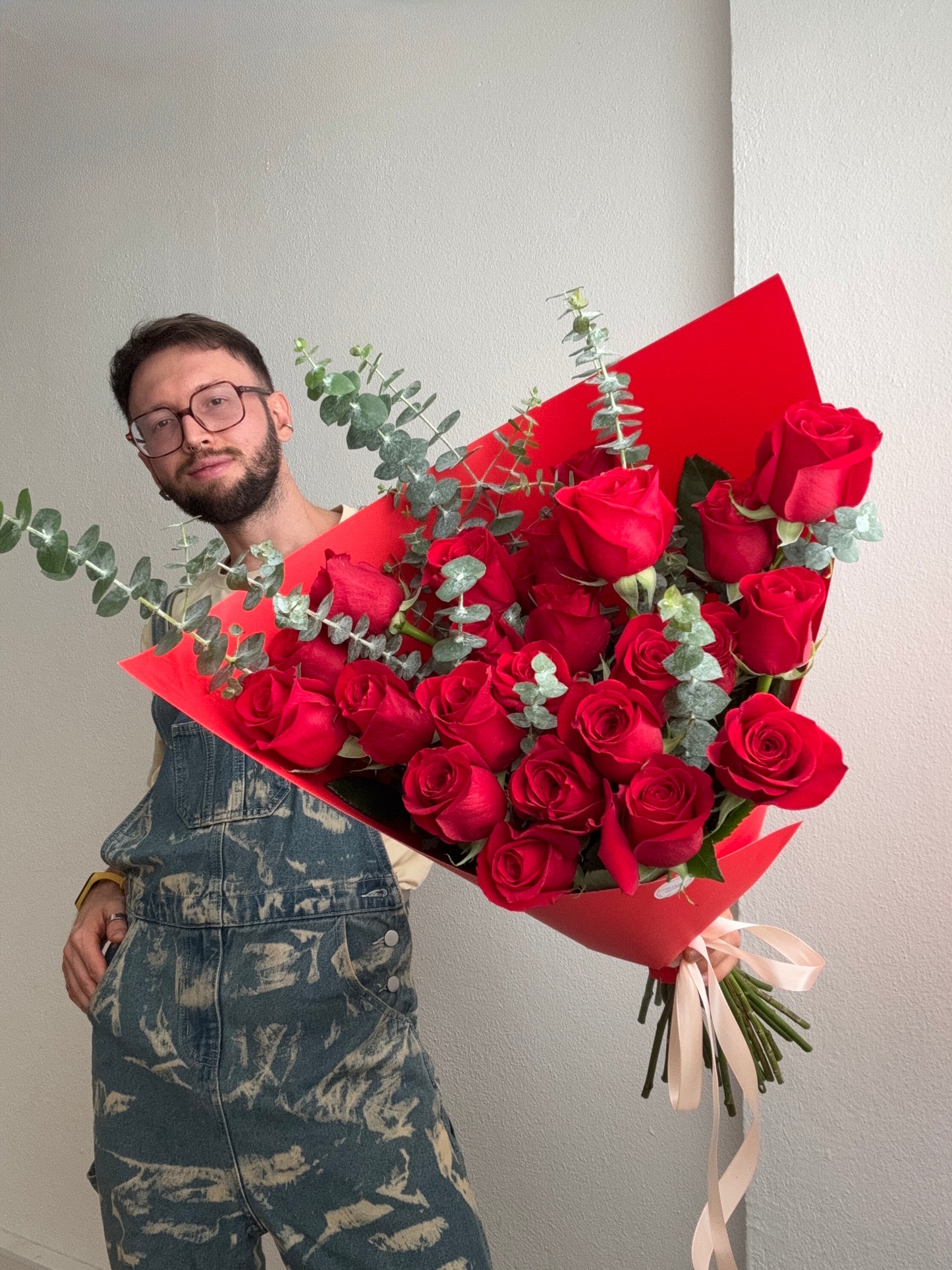 MONO OF RED ROSES (L)