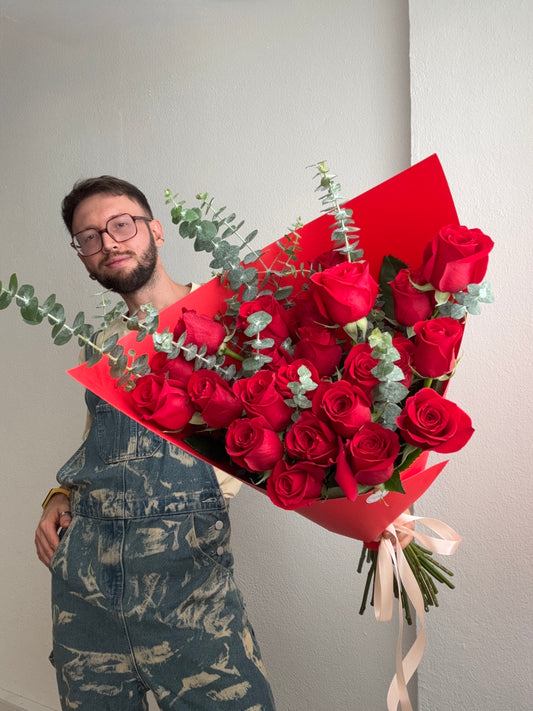 MONO OF RED ROSES (L)