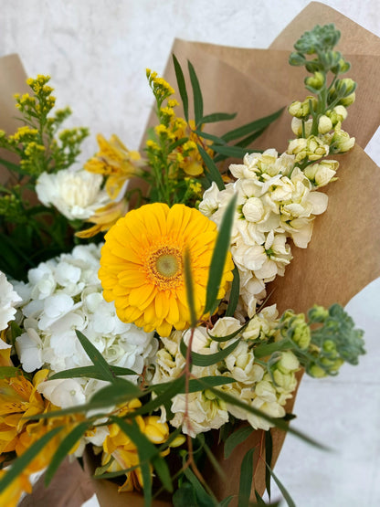 YELLOW & WHITE BLEND (L) - FLORALBROSTUDIO