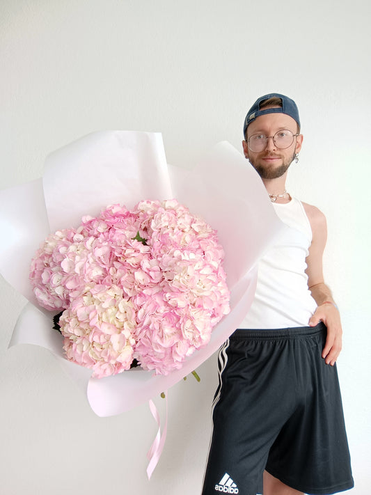 CLOUD OF PINK HORTENSIAS (M)